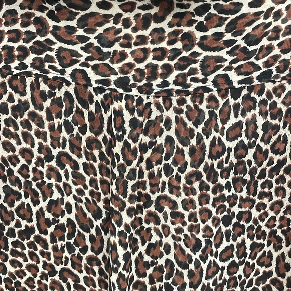 Two by Vince Camuto Long Sleeve Sheer Leopard Print Button Down High Low Top S - Picture 4 of 16